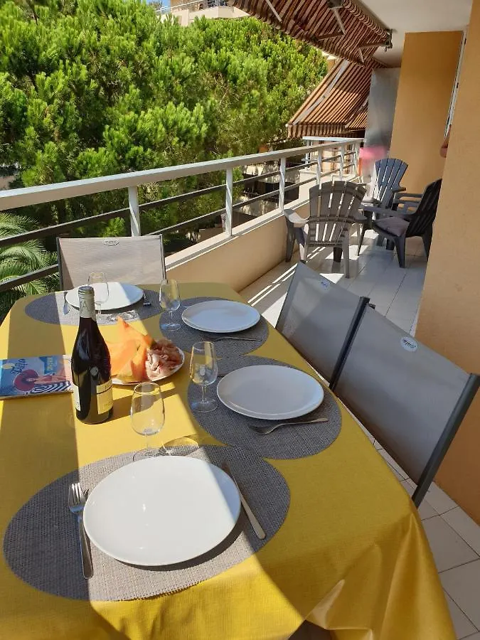 Fréjus plage T2, piscine, parking, plages à 200m 0*,