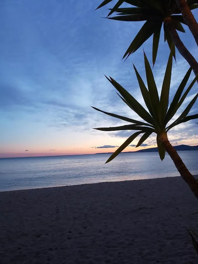 Appartement Fréjus plage T2, piscine, parking, plages à 200m