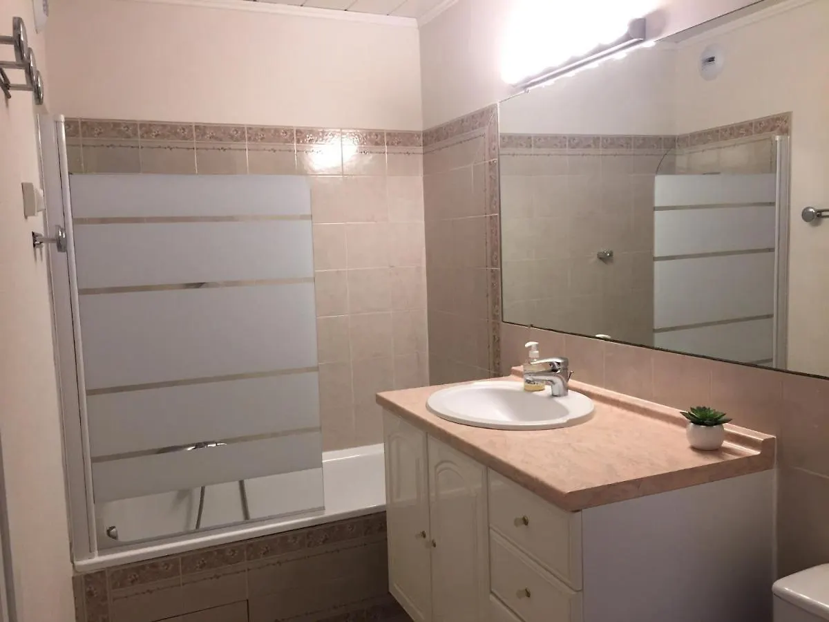 Appartement Fréjus plage T2, piscine, parking, plages à 200m France